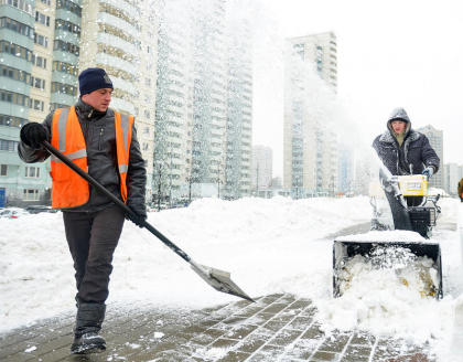 Более 300 дворов Тверского района очистили от снега