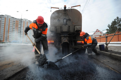 Работы по ремонту дороги около 9 дома на Краснопролетарской завершены